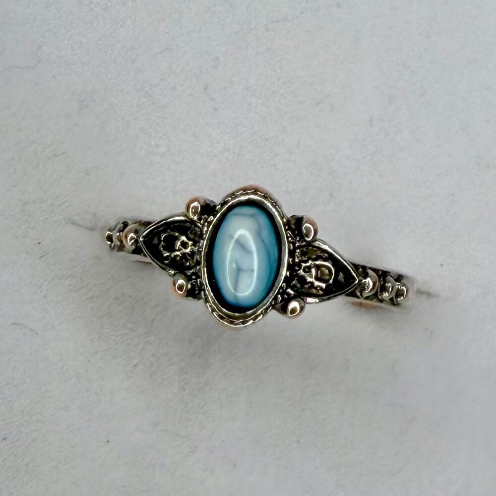 Vintage-Style Blue Cabochon Ring